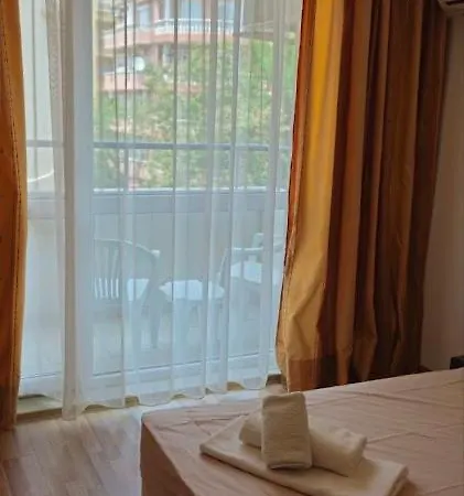 библиотеката פומורי